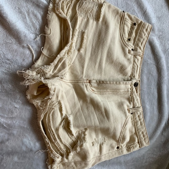 Tan denim shorts - Picture 5 of 6